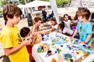 Atelier Peinture - Oïjha - Pique-nique Aïna Enfance & Avenir